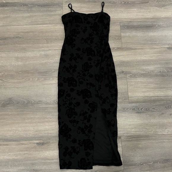 Brand new Velvet Midi Dress from Windsor Store - Picture 7 of 13
